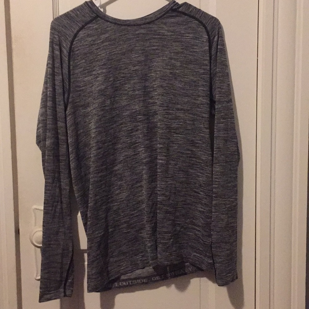 Black lululemon long sleeve tee